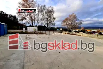 Склад в с. Тополи