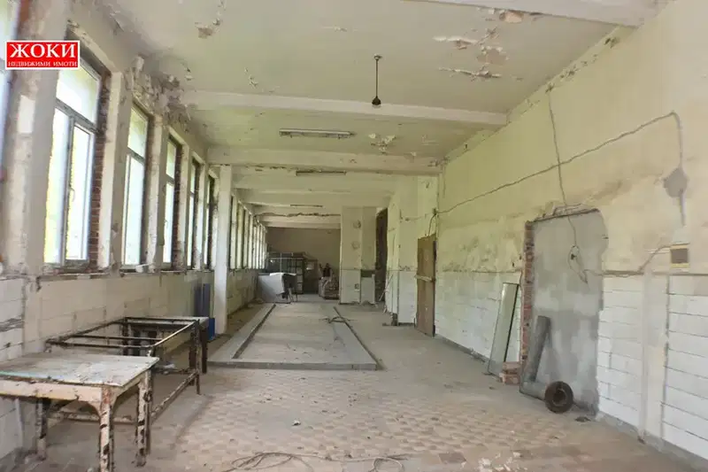 Склад в Перник, Център