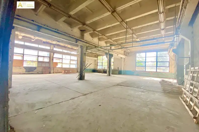 Warehouse in Sofiya, Centyr