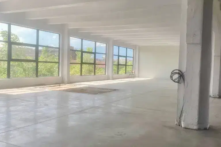 Warehouse in Sofiya, Centyr