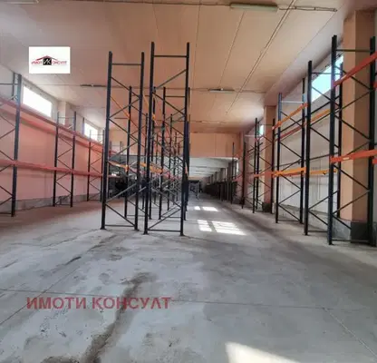Photo 5 — Warehouse in Veliko Tyrnovo, Cholakovci