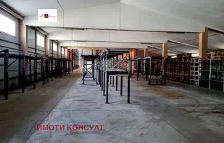 Склад във Велико Търново, Чолаковци