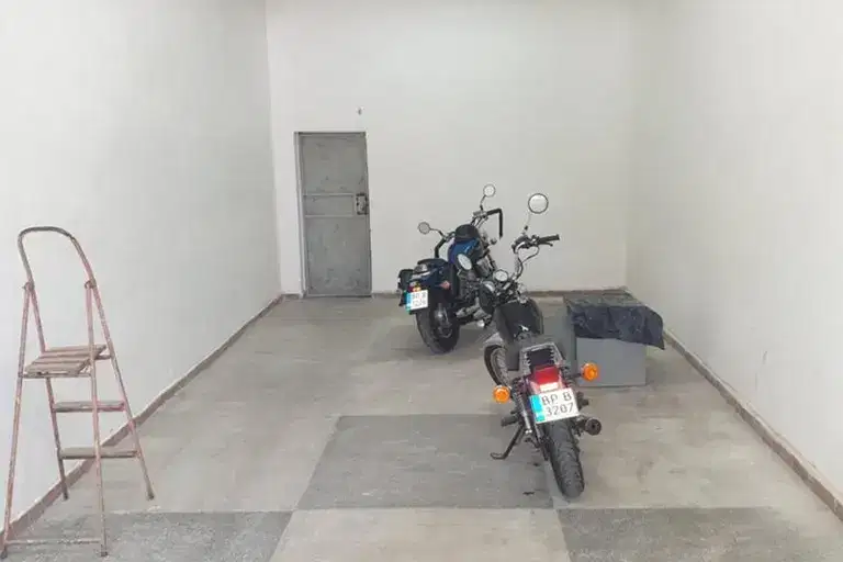 Склад във Враца, Дъбника