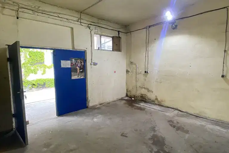 Warehouse in Pleven, Idealen Centyr