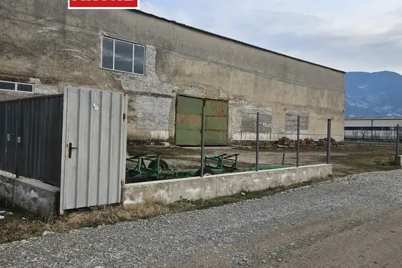 Склад в Търговище, Промишлена зона
