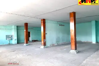 Склад в Русе, Широк център