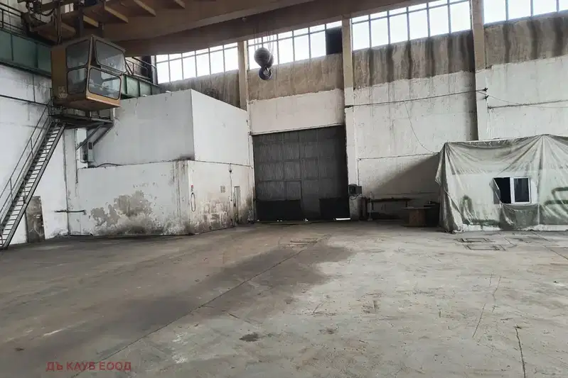 Warehouse in Sofia, Voenna Rampa