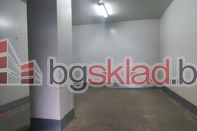 Склад в София, Враждебна