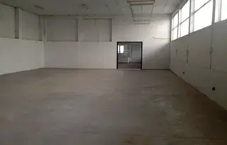 Склад в София, Враждебна