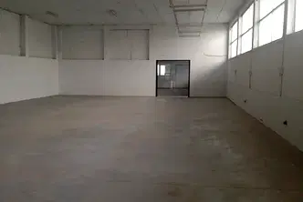 Склад в София, Враждебна