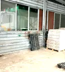 Склад в София, Враждебна