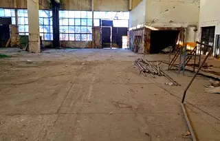 Склад в Плевен, Червен бряг