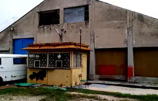 Склад в София, Елин Пелин
