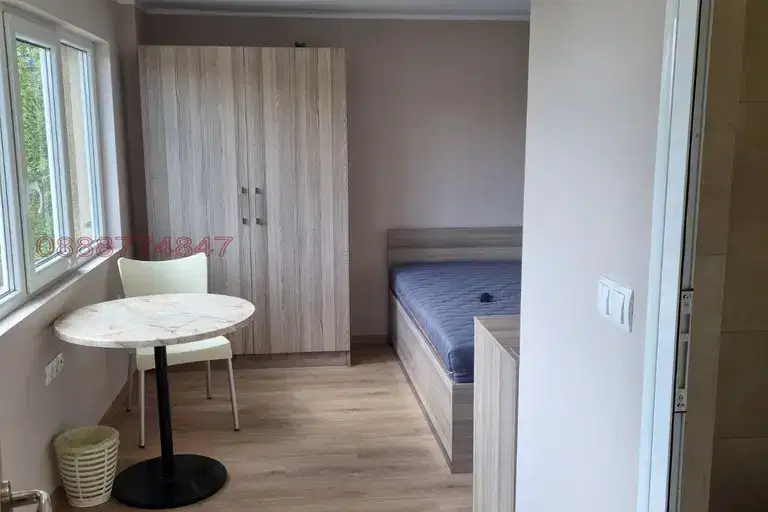 Room in Sofia, Npz Iskyr