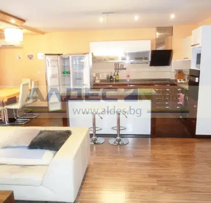 Photo 2 — 3-bedroom apartment in Studentski