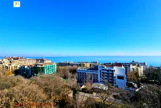 Тристаен апартамент в к.к. Златни пясъци