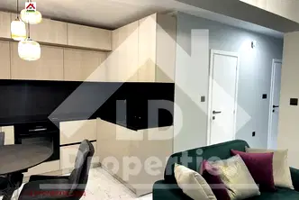 Тристаен апартамент с дизайнерско обзавеждане в Чайка, Варна