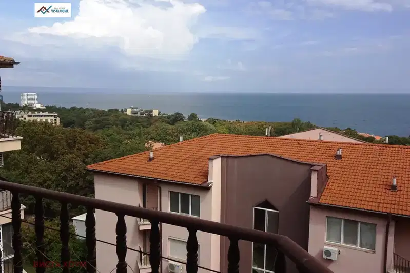 3-bedroom apartment in Zlatni Pyasyci