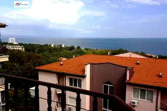 Тристаен апартамент в к.к. Златни пясъци