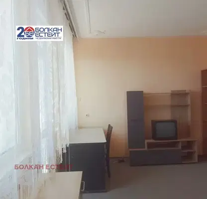 Снимка 5 — Тристаен апартамент във Велико Търново, Акация