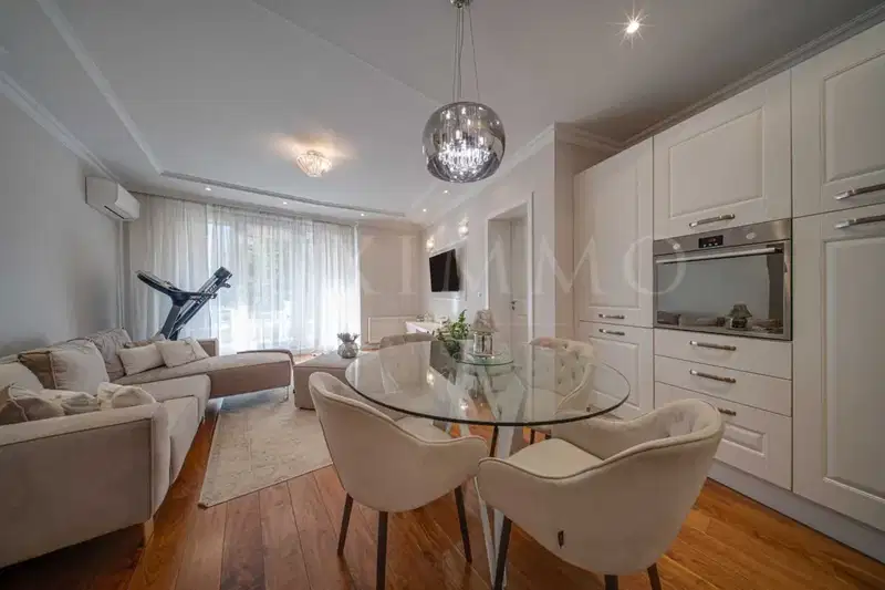 3-bedroom apartment in Sofiya, Borovo