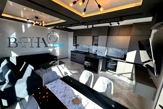 Тристаен апартамент във Варна, Бриз