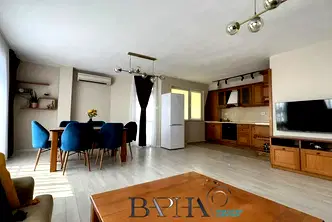 Тристаен апартамент във Варна, Бриз