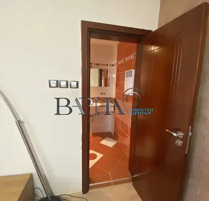 Снимка 5 — Тристаен апартамент във Варна, Бриз
