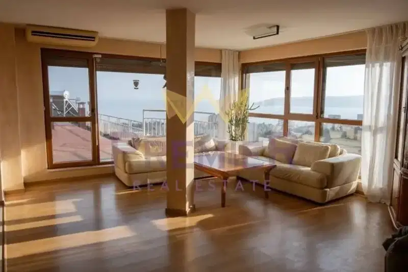 3-bedroom apartment in Varna, Briz