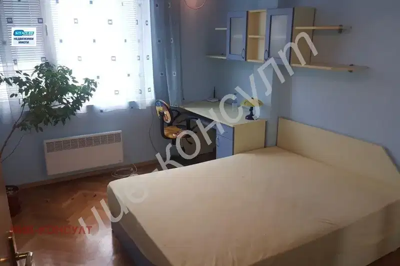 Тристаен апартамент във Велико Търново, Център