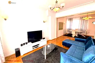 Тристаен апартамент в София, Център
