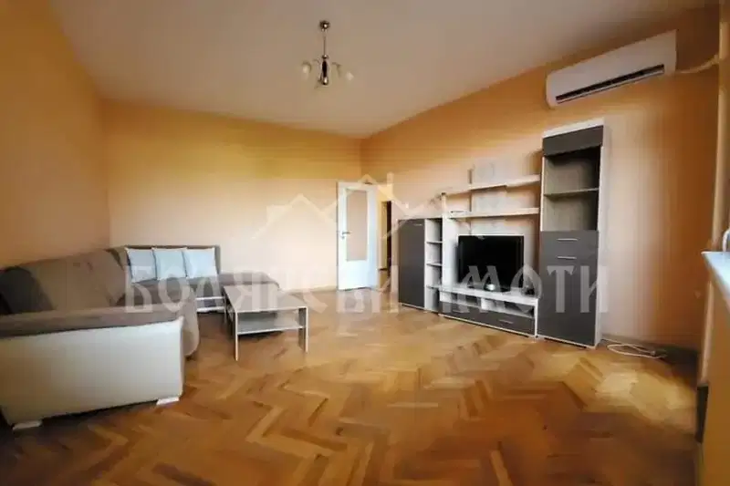 3-bedroom apartment in Veliko Tyrnovo, Centyr