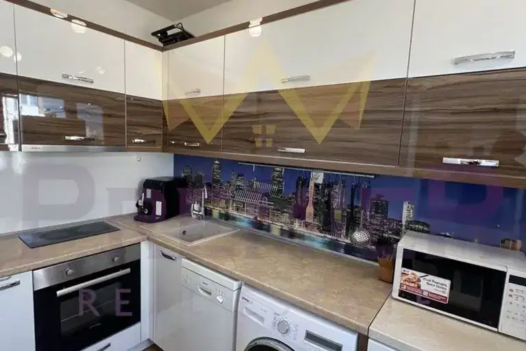 3-bedroom apartment in Varna, Centyr