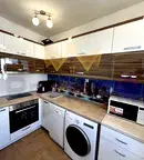 Тристаен апартамент във Варна, Център