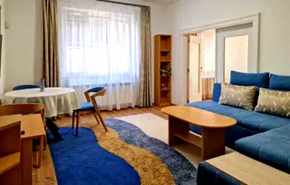 Тристаен апартамент в София, Център