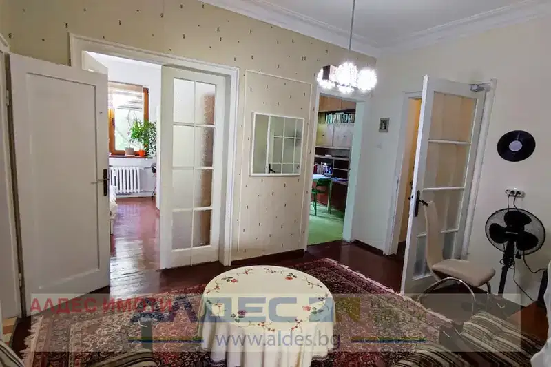 3-bedroom apartment in Sofia, Centyr
