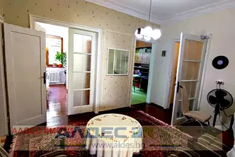 Тристаен апартамент в София, Център