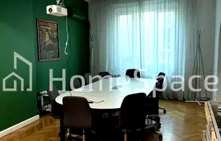 Тристаен апартамент в София, Център