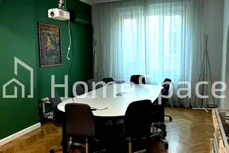 Тристаен апартамент в София, Център
