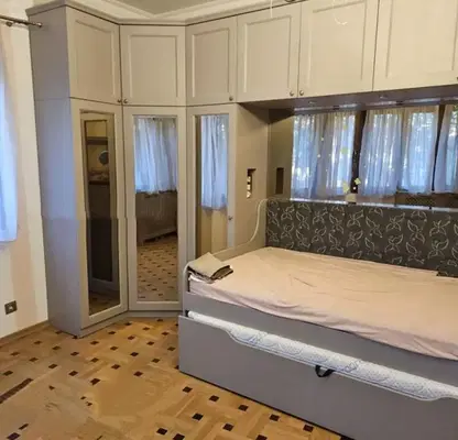 Снимка 5 — Тристаен апартамент с тераса в Център, София