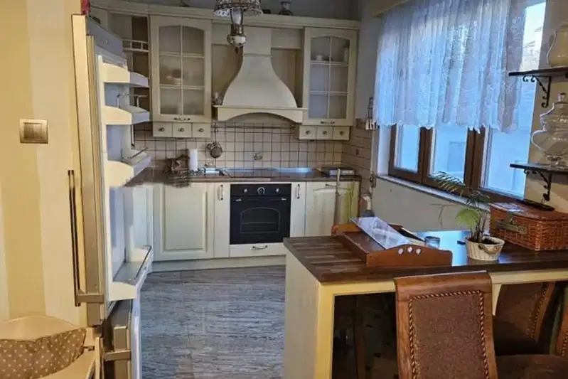 3-bedroom apartment in Sofiya, Centyr