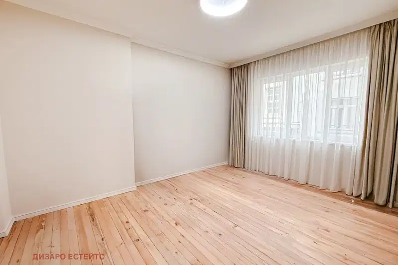 3-bedroom apartment in Sofia, Centyr
