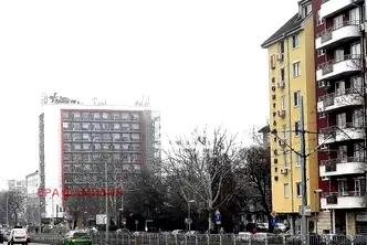 Тристаен апартамент в София, Център