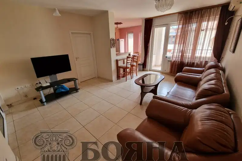 3-bedroom apartment in Ruse, Centyr