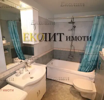 Снимка 5 — Тристаен апартамент в София, Център