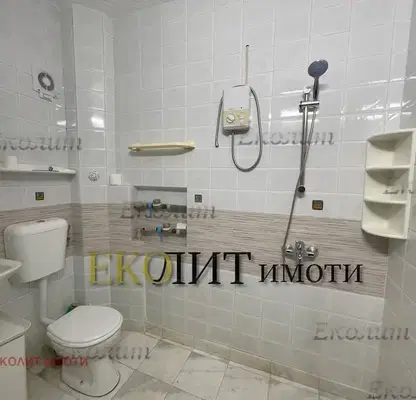 Снимка 5 — Тристаен апартамент в София, Център