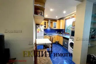 Тристаен апартамент в София, Център