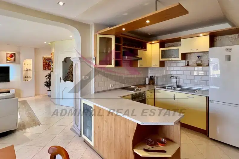 Three-room apartment with three terraces in the Center of Varna