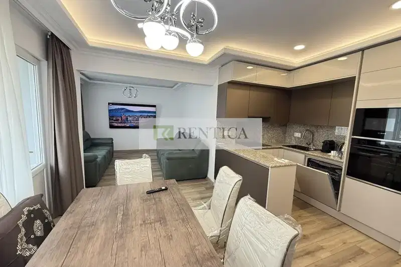 3-bedroom apartment in Varna, Centyr