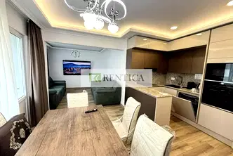 Тристаен апартамент във Варна, Център